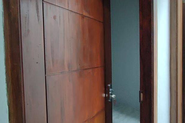 Rumah cluster carport mobil shm