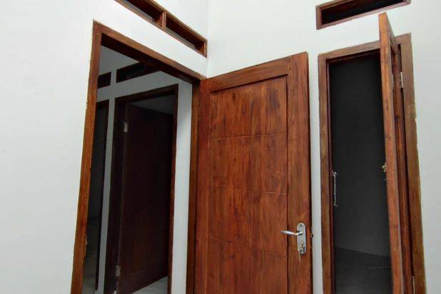 Rumah cluster carport mobil shm