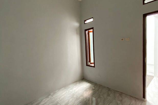 Rumah minimalis luas 60 m carport mobil