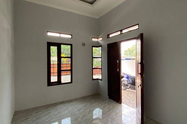 Rumah minimalis luas 60 m carport mobil