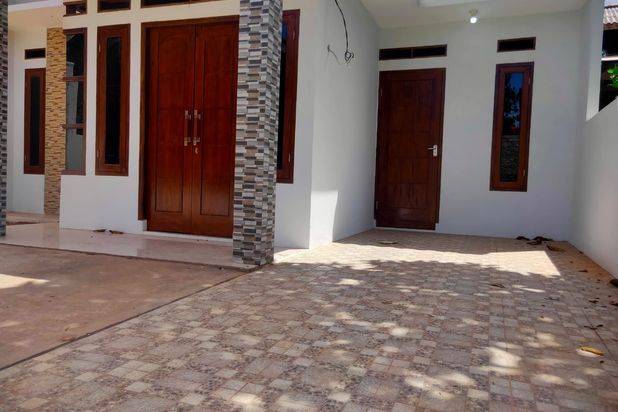 Rumah baru 112 m² pinggir jalan umum