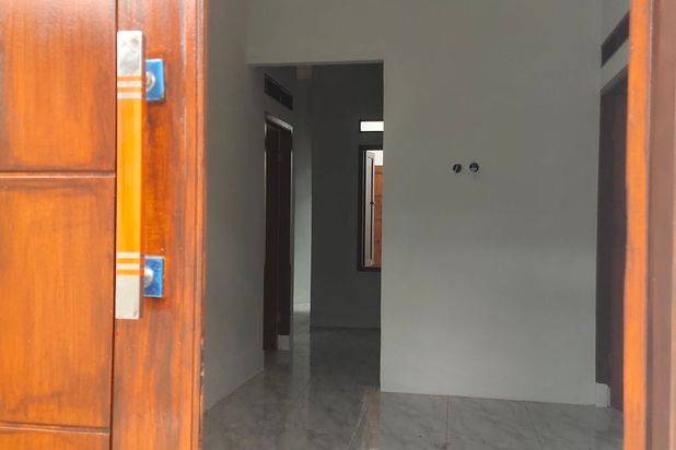 Rumah baru 112 m² pinggir jalan umum
