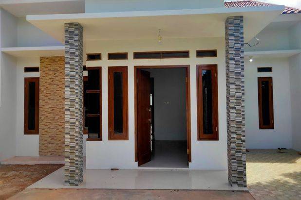 Rumah samping alfamart jl utama row jl lebar