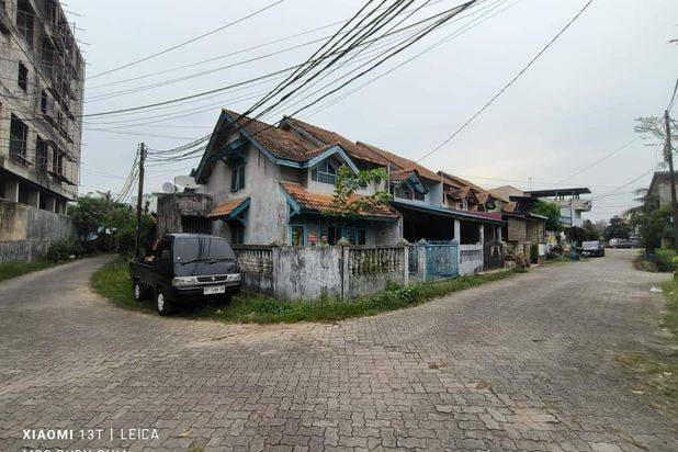 Rumah HOOK ORCHID GARDEN ( Butuh Renovasi ) Belakang Indomobil