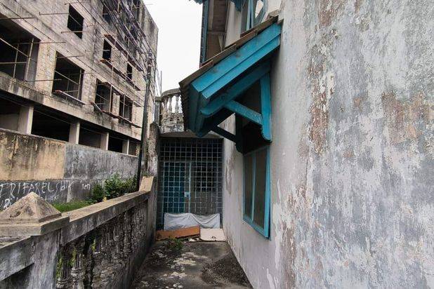 Rumah HOOK ORCHID GARDEN ( Butuh Renovasi ) Belakang Indomobil