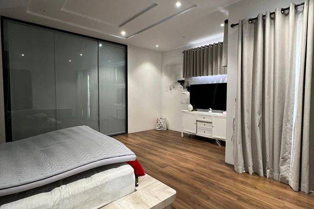 Rumah 2 Lantai Villa Panbil,Furnished (Hadap Barat)