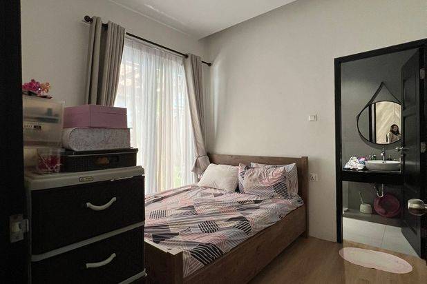 Rumah 2 Lantai Villa Panbil,Furnished (Hadap Barat)