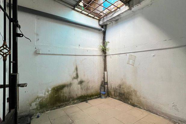 Rumah Oriana Pasir Putih Hadap Timur (Butuh Renovasi) Batam Center