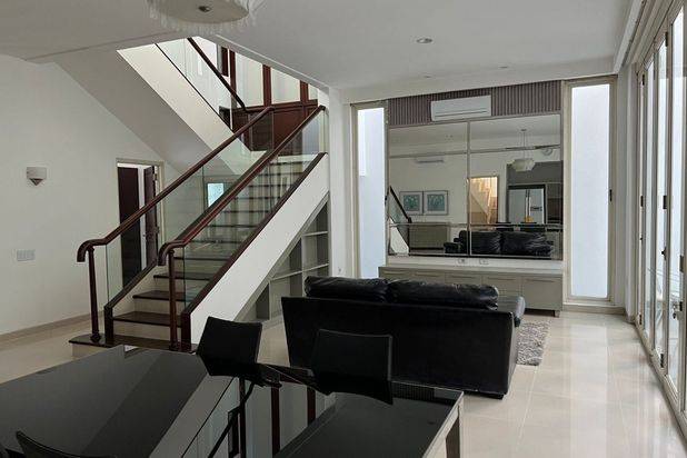 Rumah Pakuwon City Cluster Depan Virginia Regency