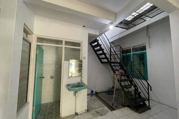 Rumah murah tengah kota Semarang siap pakai dekat kampus Undip dekat pintu tol Tembalang disewakan di Srondol Bumi indah Tembalang Semarang atas