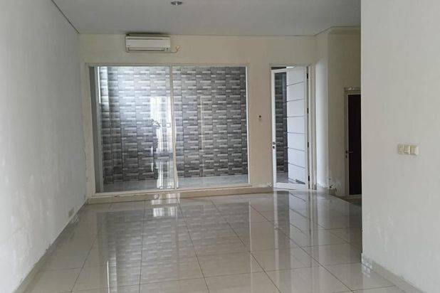Rumah modern minimalis tengah kota Semarang daerah elit siap pakai dekat tol dekat Akpol dekat sekolah internasional disewakan di Graha Candi Golf Jangli Candisari Semarang atas