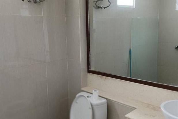 Rumah modern minimalis tengah kota Semarang daerah elit siap pakai dekat tol dekat Akpol dekat sekolah internasional disewakan di Graha Candi Golf Jangli Candisari Semarang atas