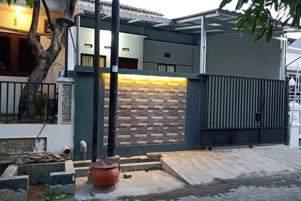 Rumah baru modern minimalis tengah kota Semarang siap pakai dekat bandara pelabuhan dekat tol dekat sekolah DCS dekat kampus Binus dijual di Puri Anjasmoro Semarang barat