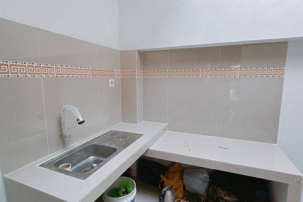 Rumah baru modern minimalis tengah kota Semarang siap pakai dekat bandara pelabuhan dekat tol dekat sekolah DCS dekat kampus Binus dijual di Puri Anjasmoro Semarang barat