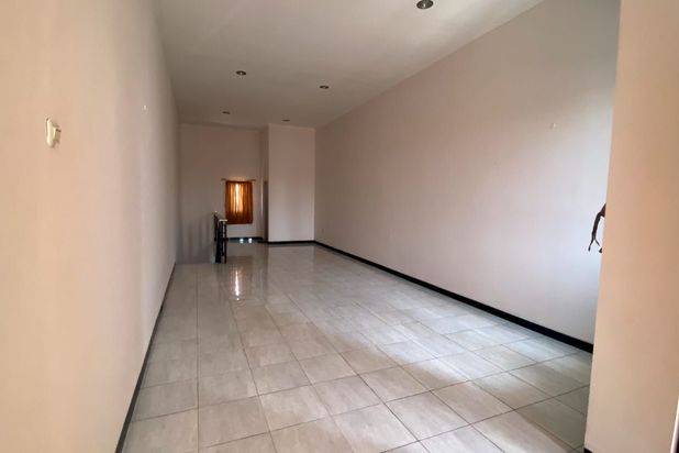Ruko strategis ramai tengah kota Semarang dekat kampus Undip dekat pintu tol disewakan di jl raya Jati raya Banyumanik Semarang selatan