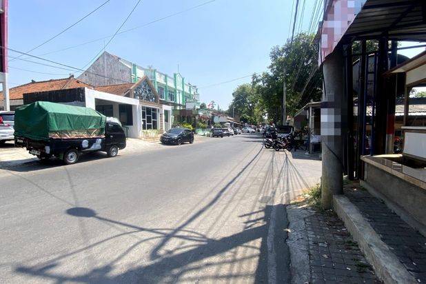 Ruko strategis ramai tengah kota Semarang dekat kampus Undip dekat pintu tol disewakan di jl raya Jati raya Banyumanik Semarang selatan