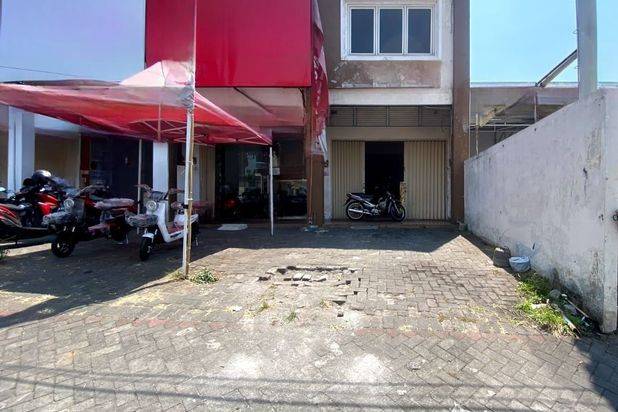 Ruko strategis ramai tengah kota Semarang dekat kampus Undip dekat pintu tol disewakan di jl raya Durian raya Banyumanik Semarang Selatan