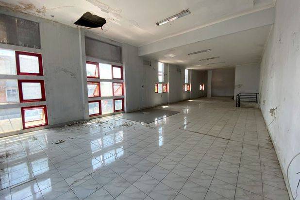 Ruko strategis ramai tengah kota Semarang dekat kampus Undip dekat pintu tol disewakan di jl raya Durian raya Banyumanik Semarang Selatan