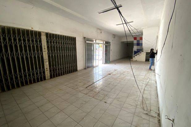 Ruko strategis ramai tengah kota Semarang dekat kampus Undip dekat pintu tol disewakan di jl raya Durian raya Banyumanik Semarang Selatan