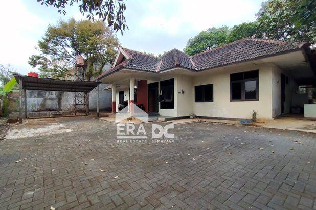 Rumah luas tengah kota Semarang cocok untuk kos dekat kampus Undip dekat tol dijual di Waru Banyumanik Semarang Selatan