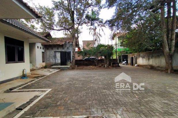 Rumah luas tengah kota Semarang cocok untuk kos dekat kampus Undip dekat tol dijual di Waru Banyumanik Semarang Selatan