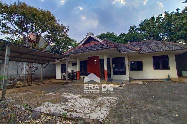 Rumah luas tengah kota Semarang cocok untuk kos dekat kampus Undip dekat tol dijual di Waru Banyumanik Semarang Selatan