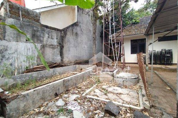 Rumah luas tengah kota Semarang cocok untuk kos dekat kampus Undip dekat tol dijual di Waru Banyumanik Semarang Selatan