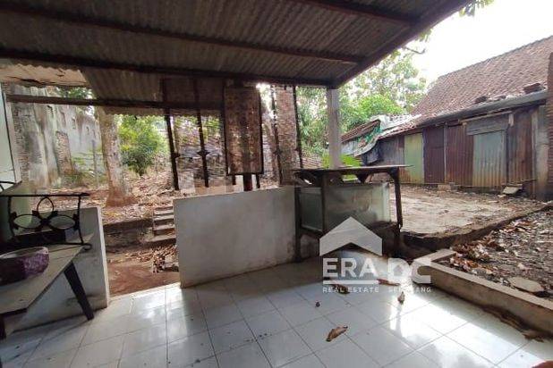 Rumah luas tengah kota Semarang cocok untuk kos dekat kampus Undip dekat tol dijual di Waru Banyumanik Semarang Selatan