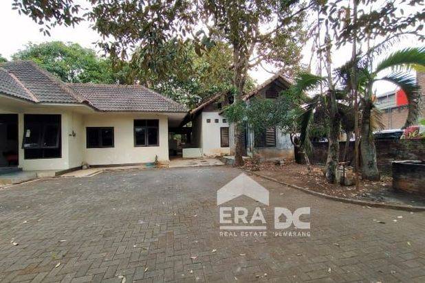 Rumah luas tengah kota Semarang cocok untuk kos dekat kampus Undip dekat tol dijual di Waru Banyumanik Semarang Selatan
