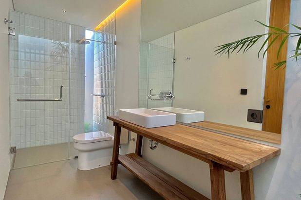 Villa 2 Lantai Di Canggu Akses Mobil Dekat Jalan Utama