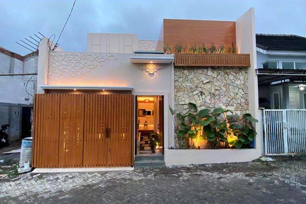 Dijual Rumah Di Kota Malang Full Furnish + Privat Pool 1m An Saja
