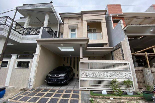 Dijual Murah Rumah Cantik 2 Lantai 5 Menit Suhat