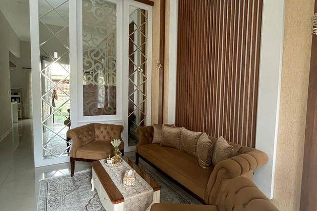 Dijual Murah Rumah Cantik 2 Lantai 5 Menit Suhat