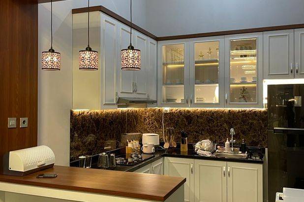 Dijual Murah Rumah Cantik 2 Lantai 5 Menit Suhat