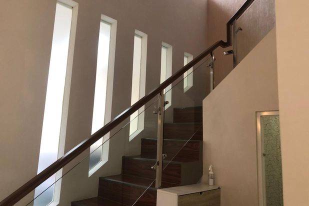 Dijual Murah Rumah Cantik 2 Lantai 5 Menit Suhat