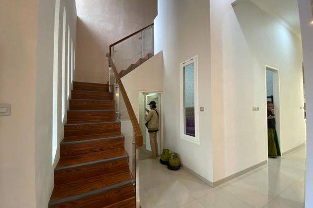 Dijual Murah Rumah Cantik 2 Lantai 5 Menit Suhat