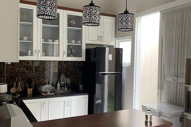 Dijual Murah Rumah Cantik 2 Lantai 5 Menit Suhat