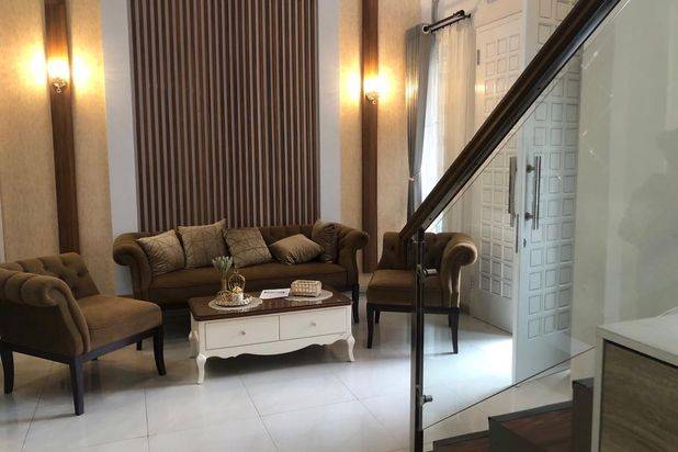 Dijual Murah Rumah Cantik 2 Lantai 5 Menit Suhat
