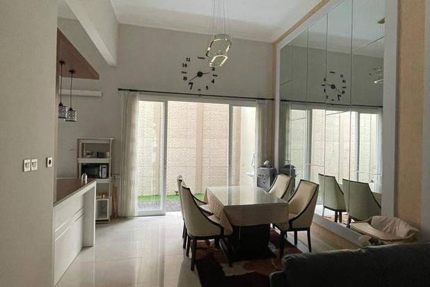 Dijual Murah Rumah Cantik 2 Lantai 5 Menit Ke Suhat