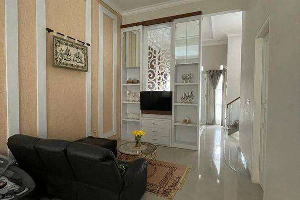 Dijual Murah Rumah Cantik 2 Lantai 5 Menit Ke Suhat