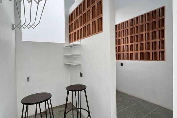 Rumah 2 Lantai Nyaman Furnished Dekat Tol di Depok
