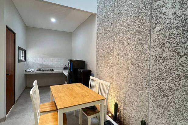 Rumah 2 Lantai Furnished Dekat Tol Pamulang