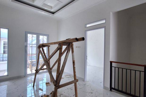 Rumah 2 Lantai Furnished Akses 800 Meter Ke Tol Depok