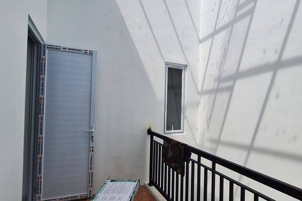 Rumah 2 Lantai Furnished Akses 800 Meter Ke Tol Depok