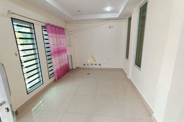 Dijual Rumah 1.5 Lantai Taman Kota Baloi