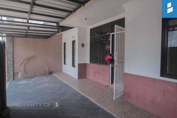 rumah TKI 1 Bandung hadap timur murah sudah renov, ga ada lagi
