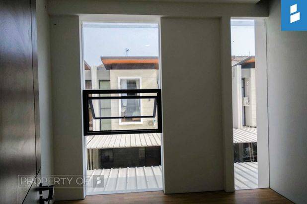 Rumah Baru sayap muara Bandung 2lantai tengah kota