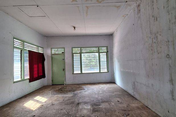 Disewakan ruko + gudang strategis jalan kesambi