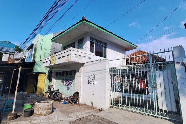 Disewakan ruko + gudang strategis jalan kesambi