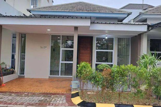 Dijual murah rumah 1½ Lantai full renovasi di Royal Grande batam centre